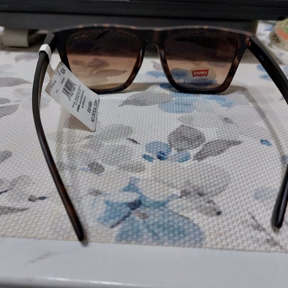 Levi’s Sunglasses Leopard Print Style - Picture 5 of 6